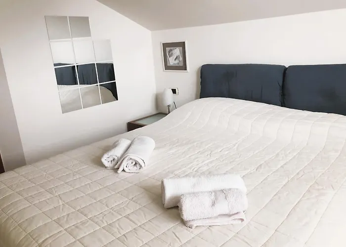 Bright Penthouse Close To Center With Terrace And View *