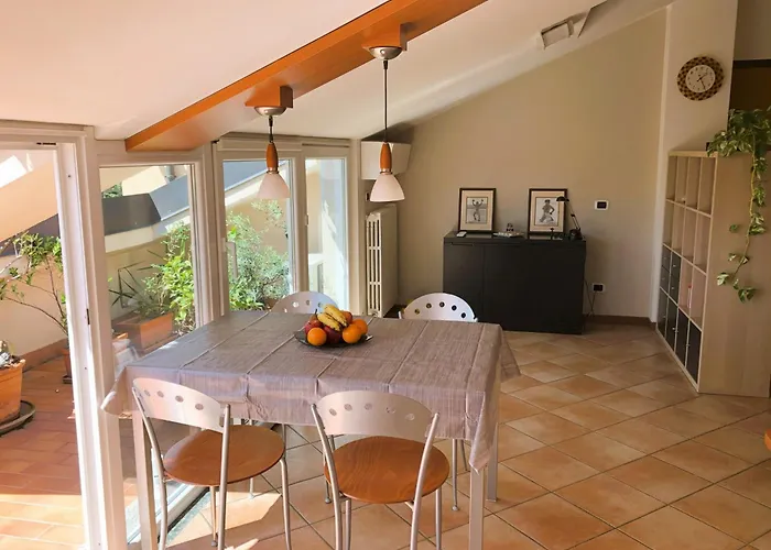 Bright Penthouse Close To Center With Terrace And View