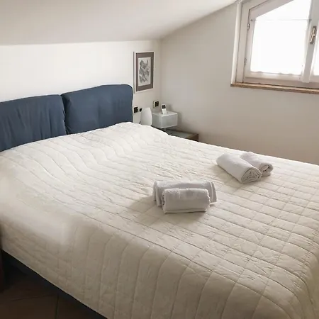 Bright Penthouse Close To Center With Terrace And View 아파트