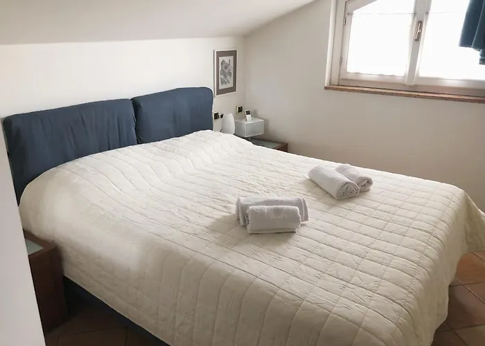 Bright Penthouse Close To Center With Terrace And View Lägenhet