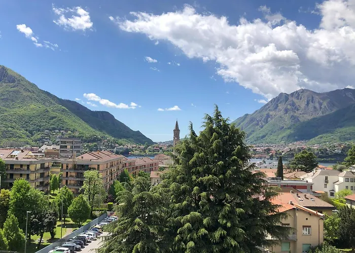 Bright Penthouse Close To Center With Terrace And View Lägenhet