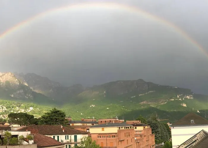 Bright Penthouse Close To Center With Terrace And View Lägenhet